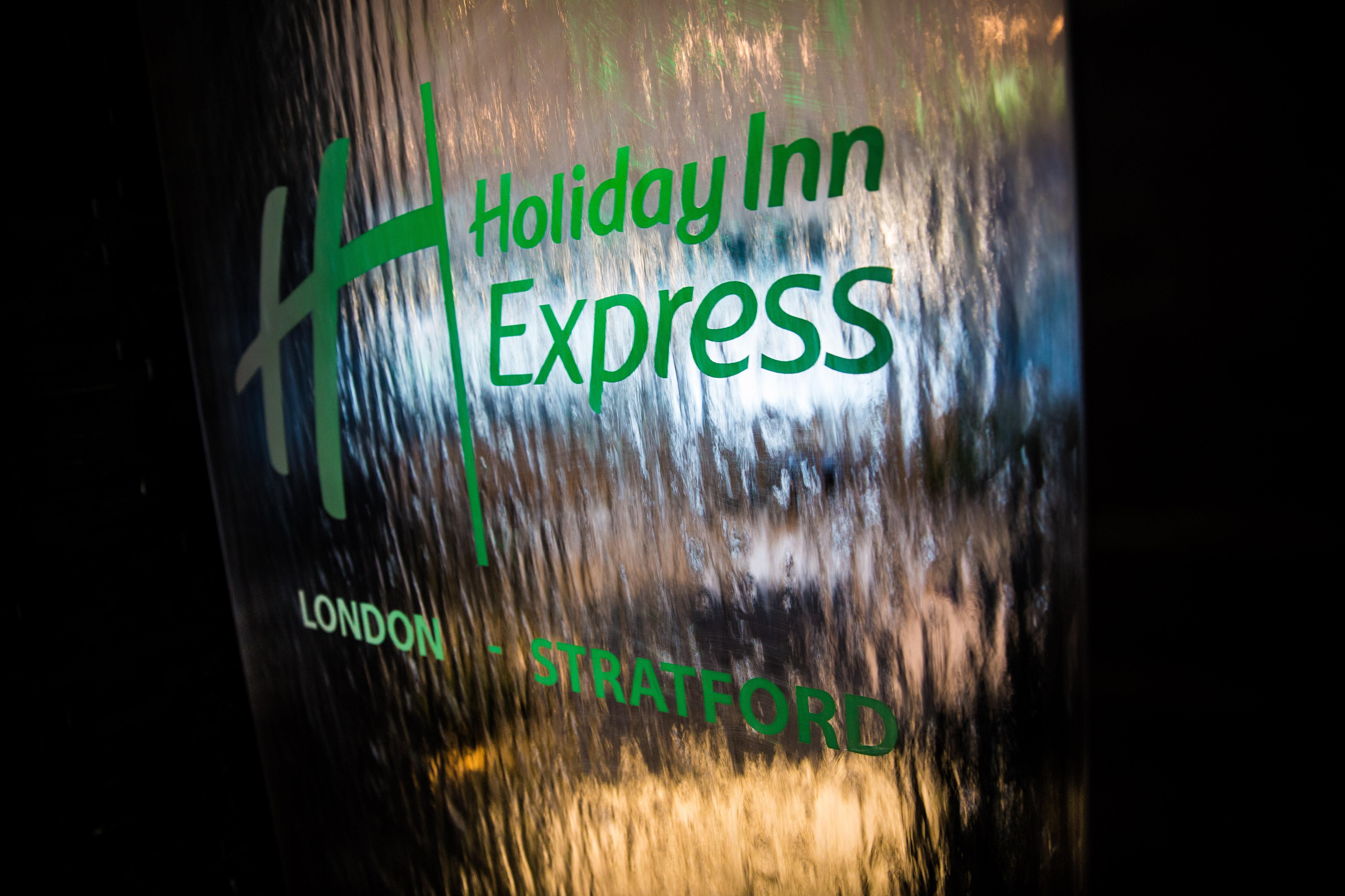 Holiday Inn Express London Stratford, An Ihg Hotel מראה חיצוני תמונה